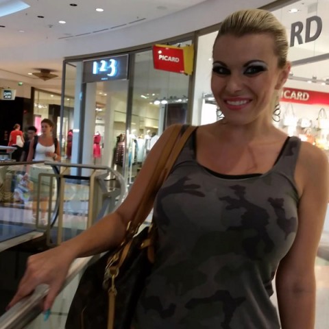 Geile Shoppingtour mit Mamas Lover