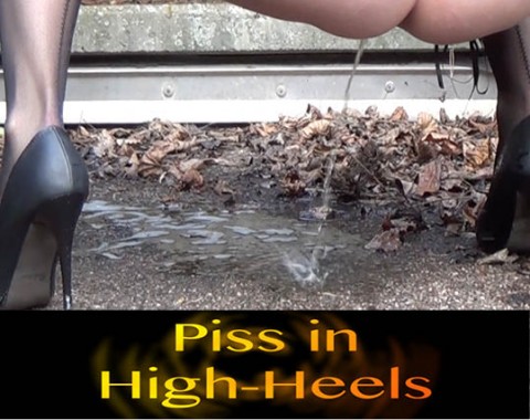 PISSEN IN HIGH-HEELS! Public